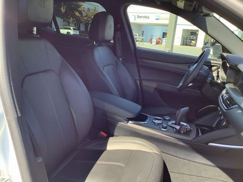 Used 2022 Alfa Romeo Stelvio Ti image 37