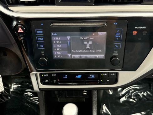 Used 2017 Toyota Corolla LE image 34