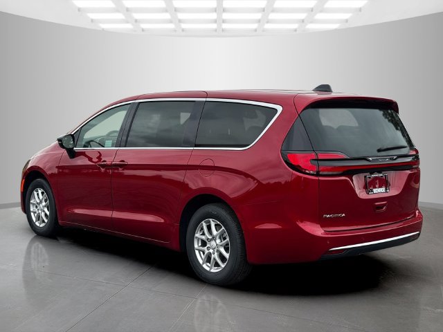 New 2027 Chrysler Pacifica Select FWD image 5