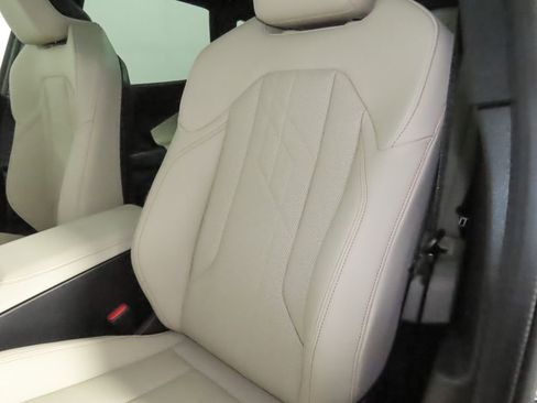 Used 2025 BMW X3 xDrive30i w/ Premium Package AWD/4WD image 13