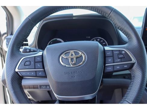 Certified 2023 Toyota Sienna Limited AWD/4WD image 13