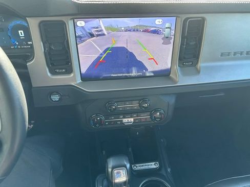Used 2025 Ford Bronco Outer Banks AWD/4WD image 16