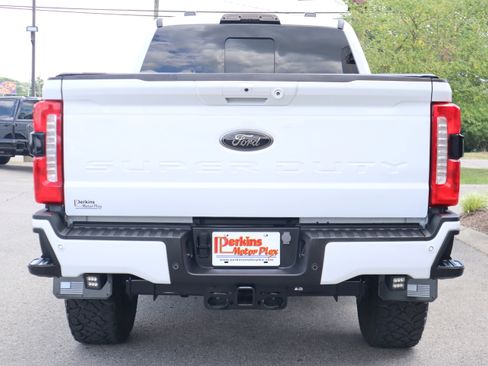 Used 2023 Ford F250 Lariat w/ Black Appearance Package AWD/4WD image 8