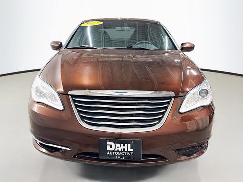 Used 2012 Chrysler 200 Touring image 2