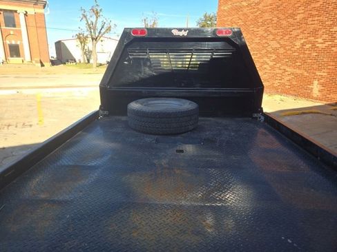 Used 2024 Chevrolet Silverado 2500 LT w/ Convenience Package image 7