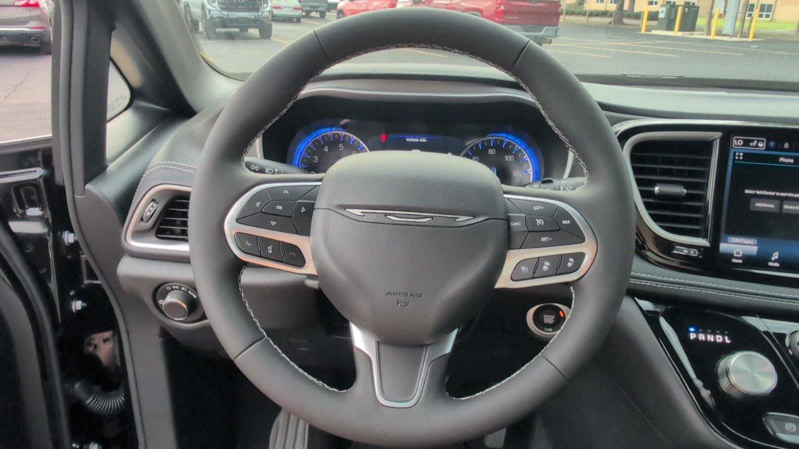 New 2027 Chrysler Pacifica Select FWD image 29