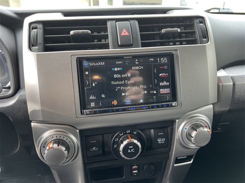 Used 2017 Toyota 4Runner SR5 Premium image 24