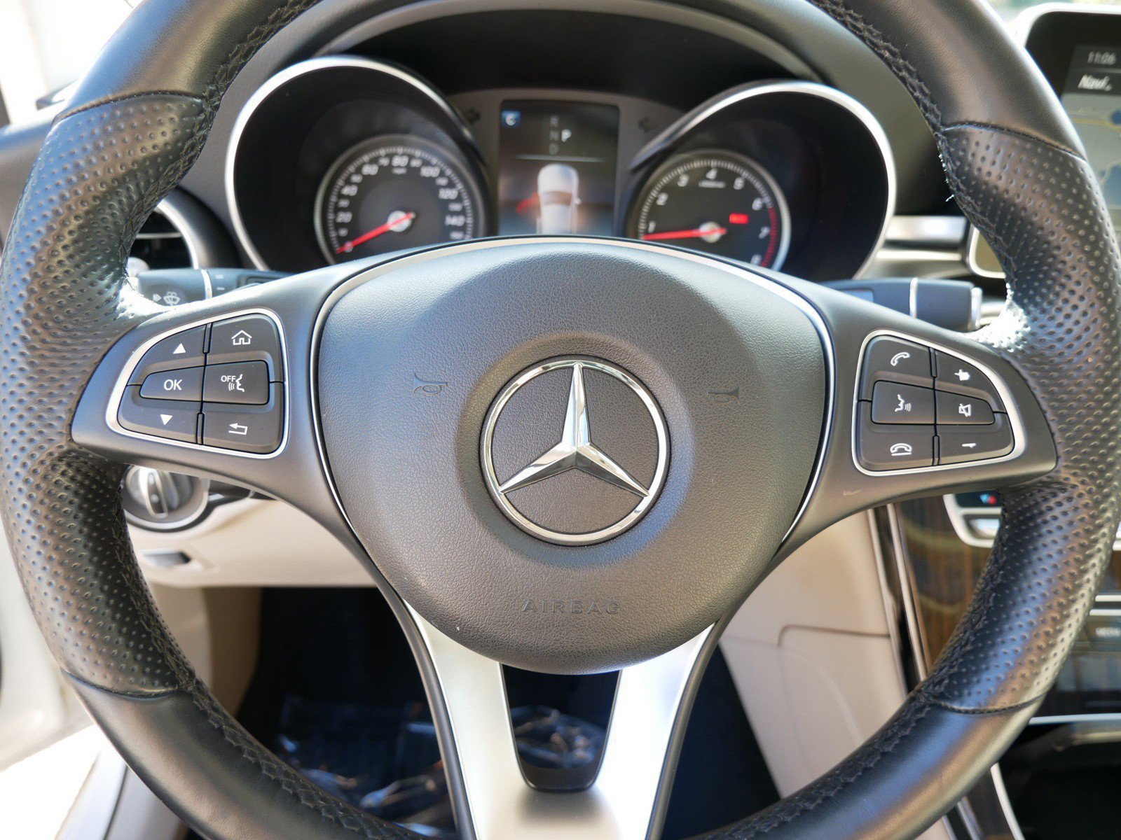 Used 2018 Mercedes-Benz GLC 300 4MATIC image 17
