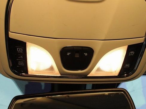 Used 2017 Jeep Cherokee Latitude w/ Comfort & Convenience Group image 28