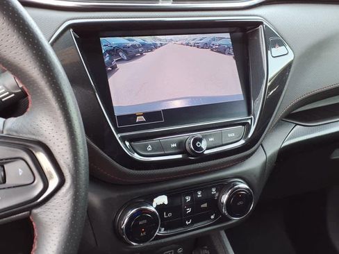 Used 2021 Chevrolet TrailBlazer RS w/ Sun and Liftgate Package image 21