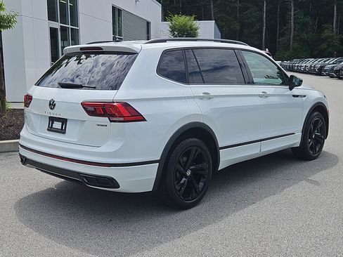 Certified 2024 Volkswagen Tiguan SE R-Line AWD/4WD image 3