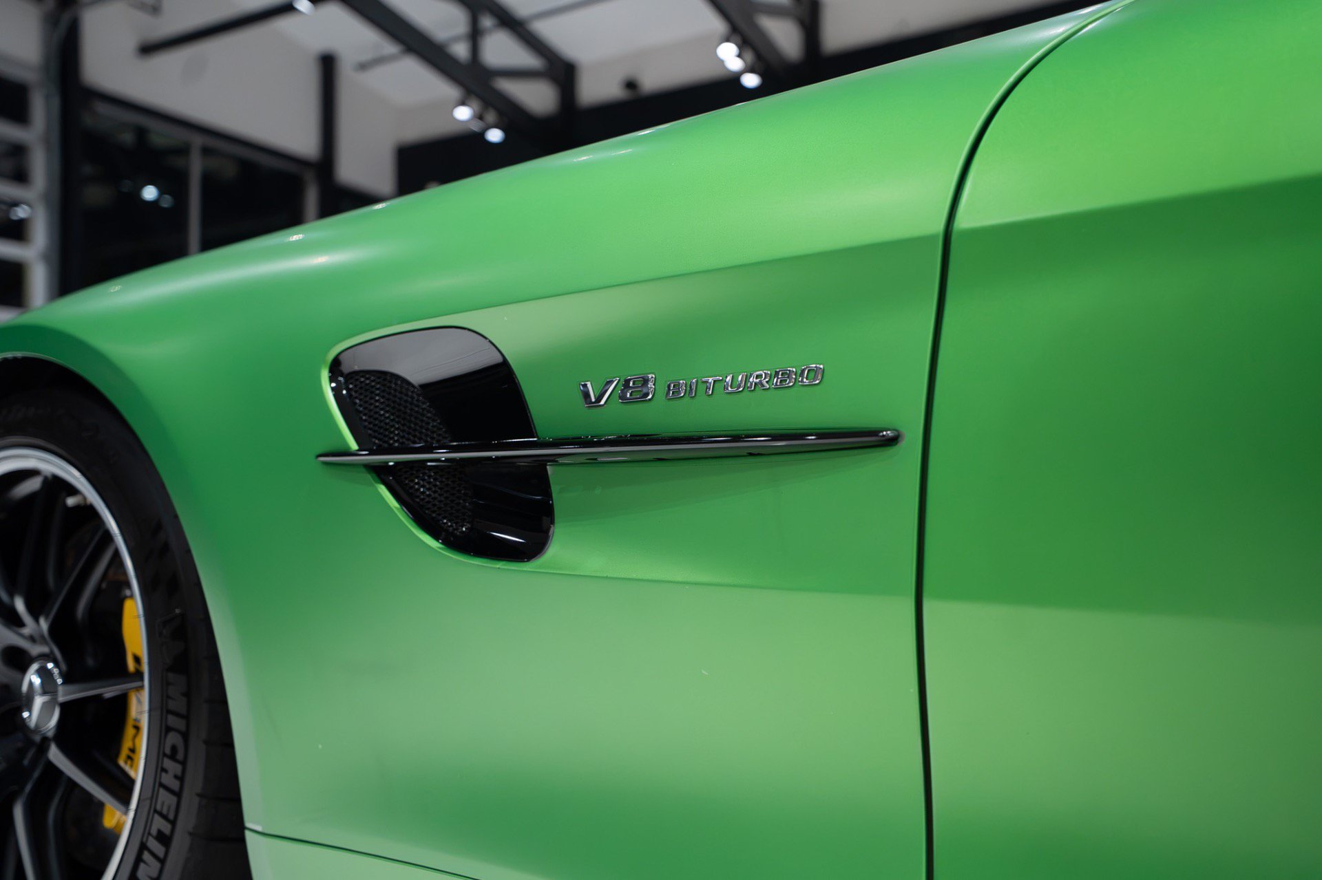 Used 2018 Mercedes-Benz AMG GT R w/ Exclusive Interior Package image 34