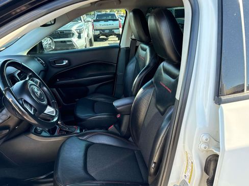Used 2018 Jeep Compass Trailhawk w/ Cold Weather Group AWD/4WD image 12