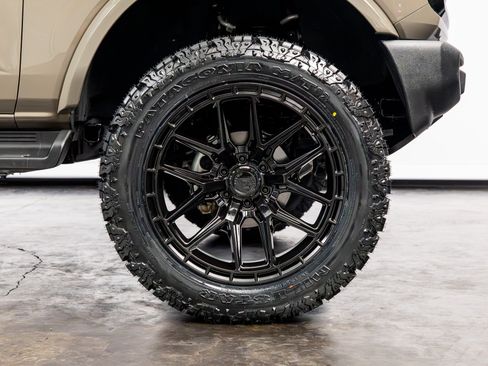 Used 2025 Ford Bronco Outer Banks AWD/4WD image 23