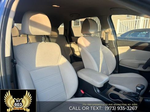 Used 2019 Kia Sorento AWD image 16