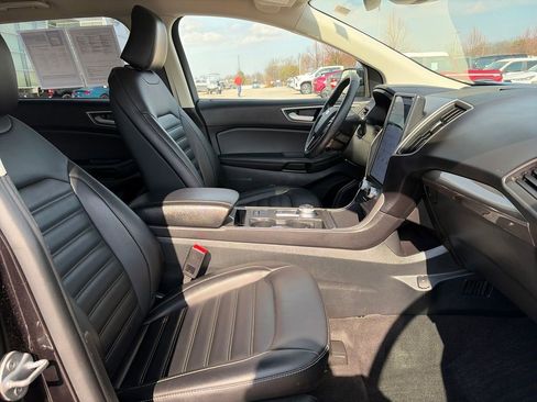Used 2024 Ford Edge SEL w/ Convenience Package image 11