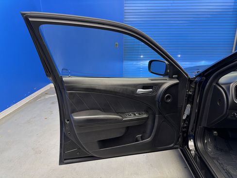 Used 2022 Dodge Charger SXT w/ Plus Group image 10