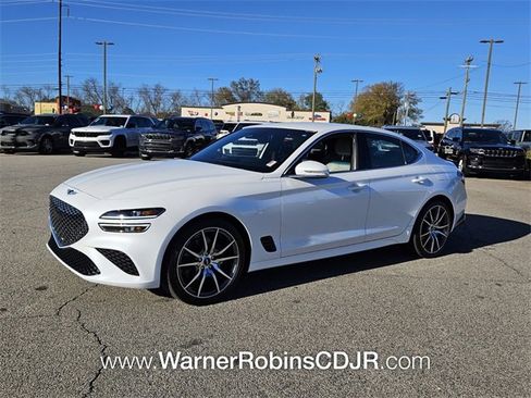 Used 2023 Genesis G70 2.0T image 3