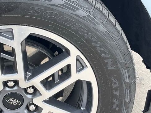 Used 2025 Ford Expedition Active AWD/4WD image 9