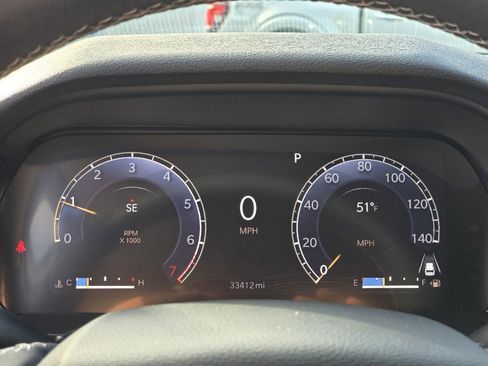 Used 2023 Jeep Grand Cherokee Laredo image 7