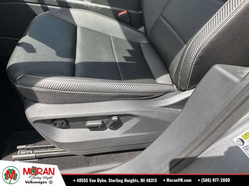 Certified 2023 Volkswagen Atlas Cross Sport SE w/ Panoramic Sunroof Package AWD/4WD image 20