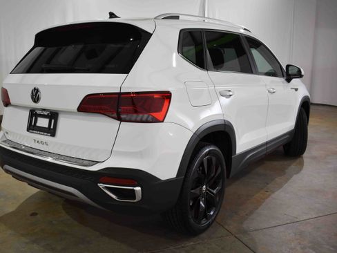 Used 2022 Volkswagen Taos SE image 9