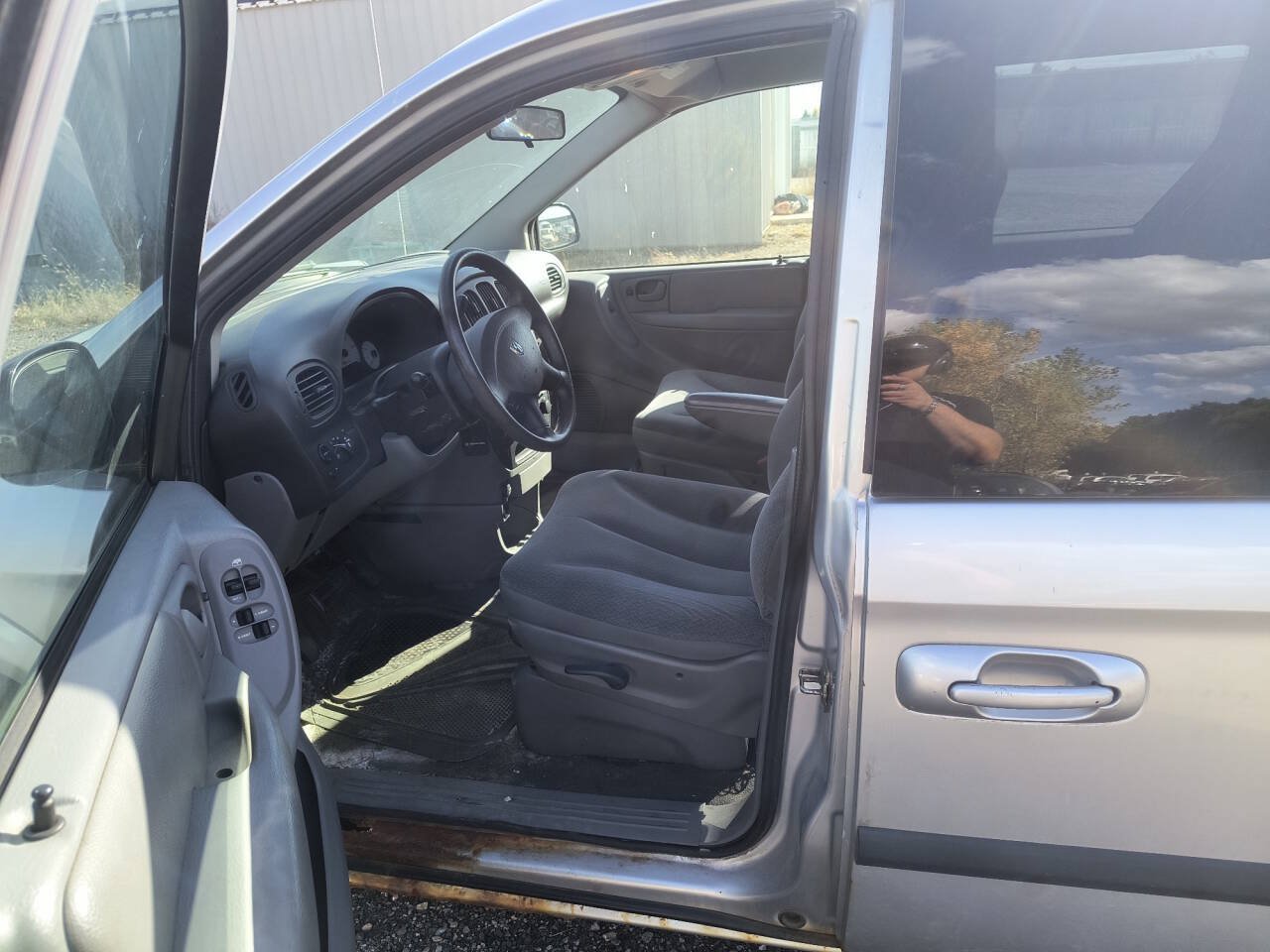 Used 2005 Dodge Caravan SXT FWD image 19