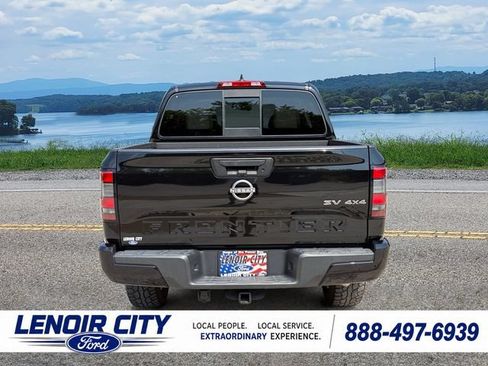 Used 2022 Nissan Frontier SV AWD/4WD image 4