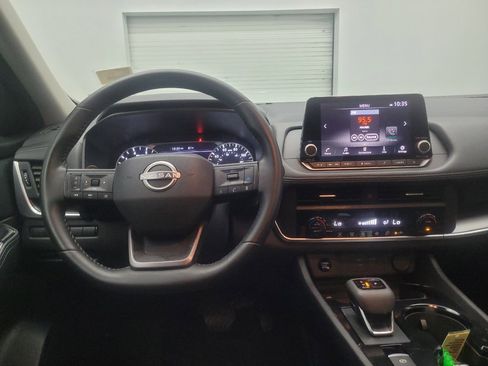 Used 2025 Nissan Rogue SV AWD/4WD image 22