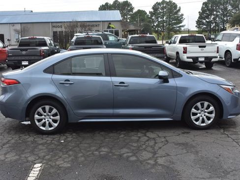 Used 2024 Toyota Corolla LE image 4