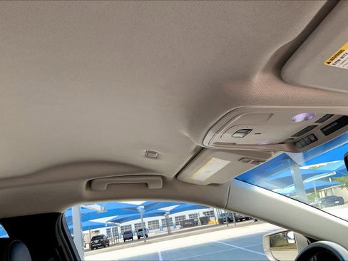 Used 2013 Cadillac XTS Luxury FWD image 14