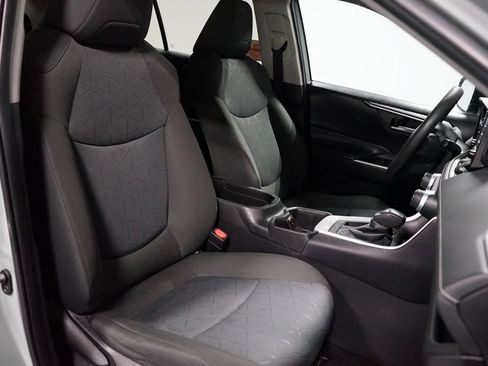 Used 2022 Toyota RAV4 XLE w/ Convenience Package FWD image 27