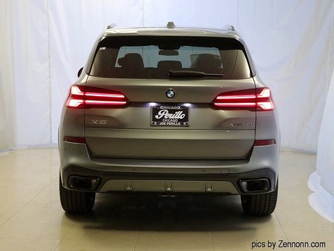 Used 2026 BMW X5 xDrive40i w/ M Sport Package image 7