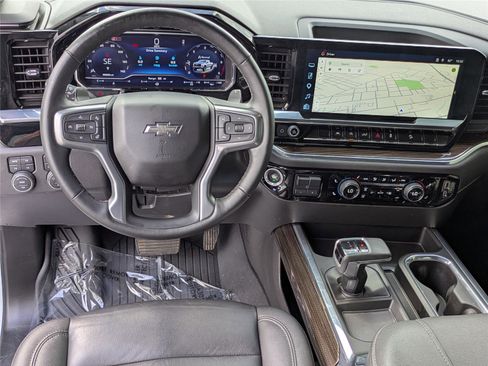 Used 2024 Chevrolet Silverado 1500 LT Trail Boss w/ Convenience Package II AWD/4WD image 14