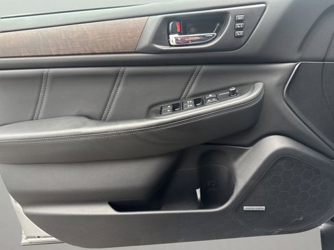 Used 2018 Subaru Outback 3.6R Limited image 16