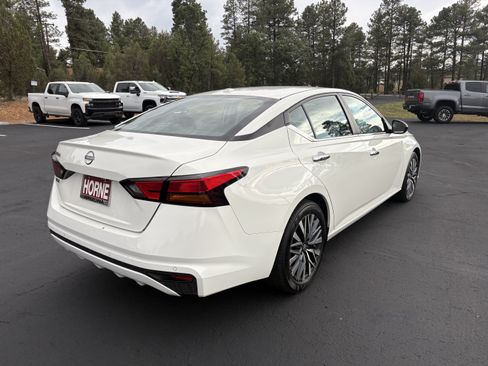 Used 2025 Nissan Altima 2.5 SV FWD image 6