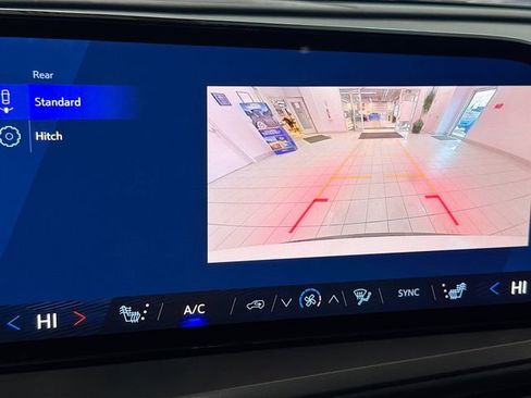 New 2026 Chevrolet Traverse LT image 14