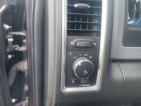 Used 2020 RAM 1500 Classic Warlock w/ Luxury Group image 17