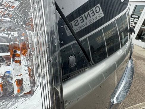 Used 2023 Lexus GX 460 Premium w/ Accessory Package image 9