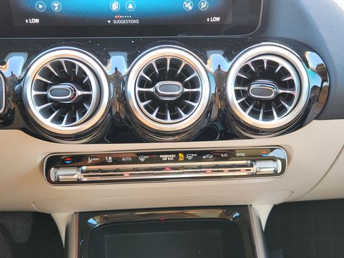 Certified 2022 Mercedes-Benz GLA 250 image 20