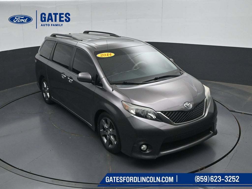 Used 2014 Toyota Sienna SE FWD image 46