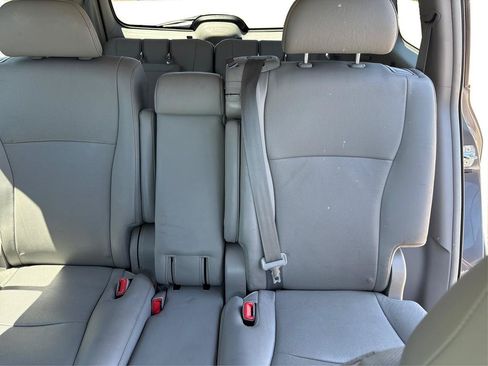 Used 2011 Toyota Highlander Limited w/ Tow Pkg AWD/4WD image 14