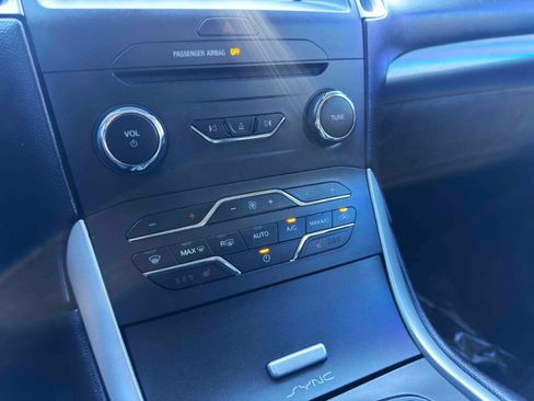 Used 2015 Ford Edge SEL w/ Equipment Group 201A image 24