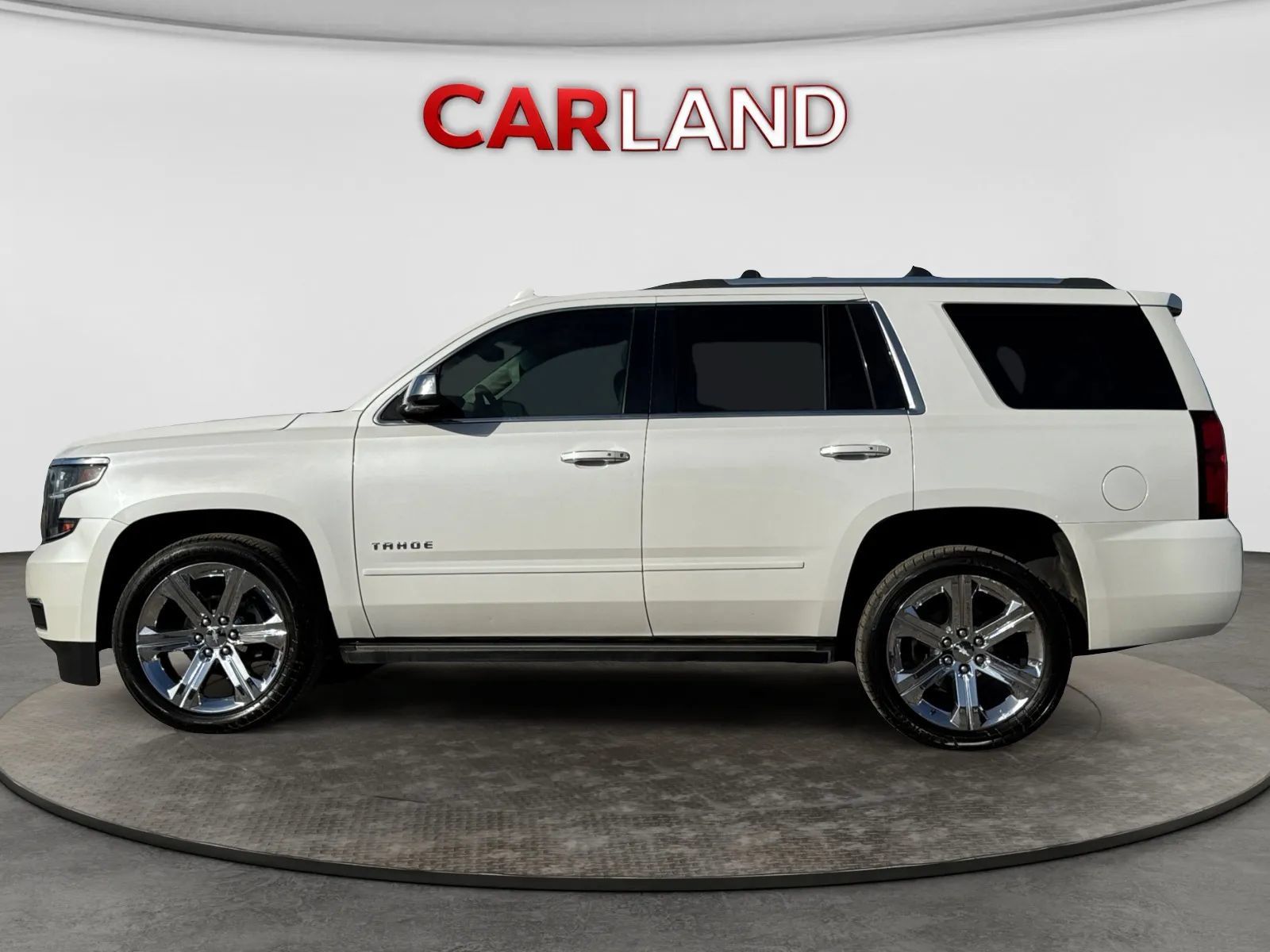 Used 2017 Chevrolet Tahoe Premier AWD/4WD image 2