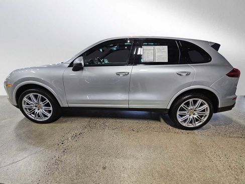 Used 2018 Porsche Cayenne Platinum Edition image 4