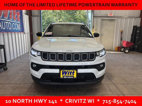 Used 2025 Jeep Compass Latitude AWD/4WD image 2