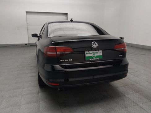 Used 2018 Volkswagen Jetta SE FWD image 6