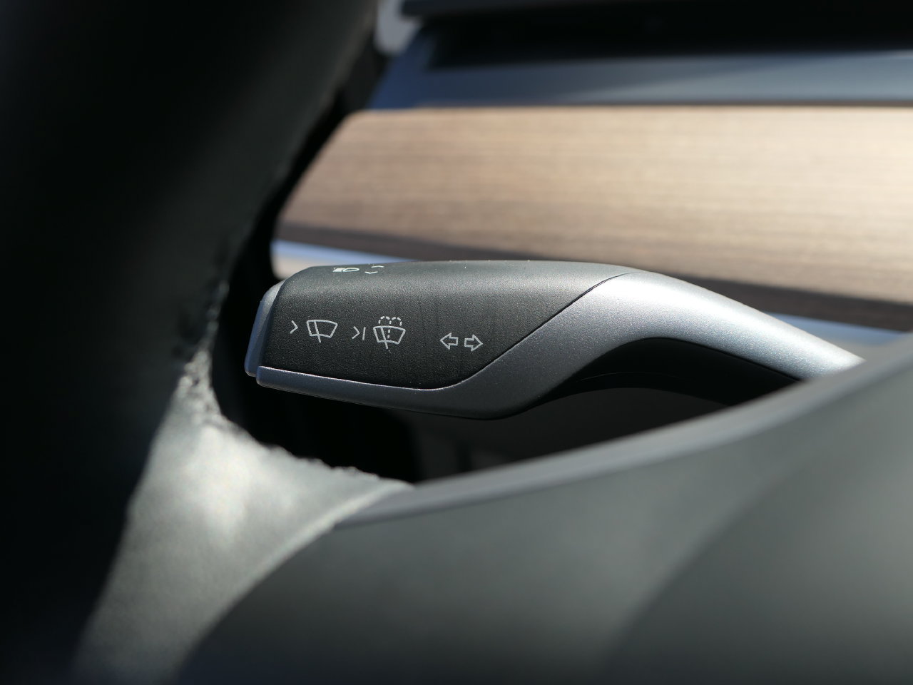 Used 2023 Tesla Model Y Long Range AWD/4WD image 18
