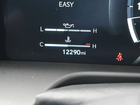 Used 2024 Lexus GX 550 w/ Cold Area Package image 23