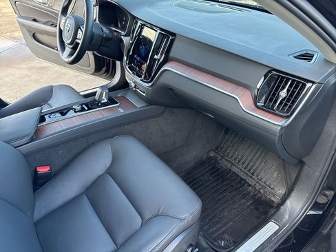 Certified 2024 Volvo V60 B5 Cross Country Plus w/ Protection Package Premier image 38